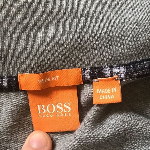 Hugo Boss zip up sweater - Picture 9 of 10